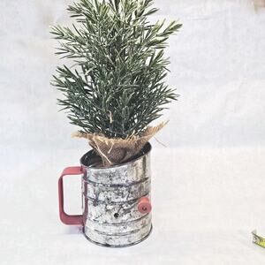 Vintage Red Handle Wood Three Cup Measuring Flour Sifter Christmas Tree Holder!